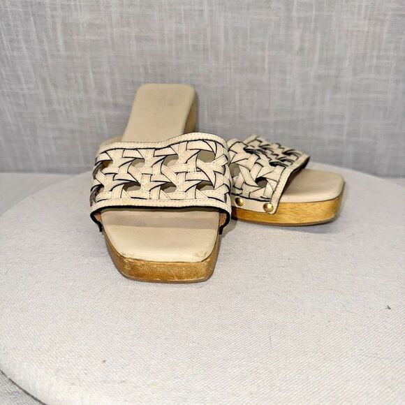 Tory Burch Shoes - TORY BURCH Leather Cream Basketweave Wooden‎ Clogs Classic Luxe US 6